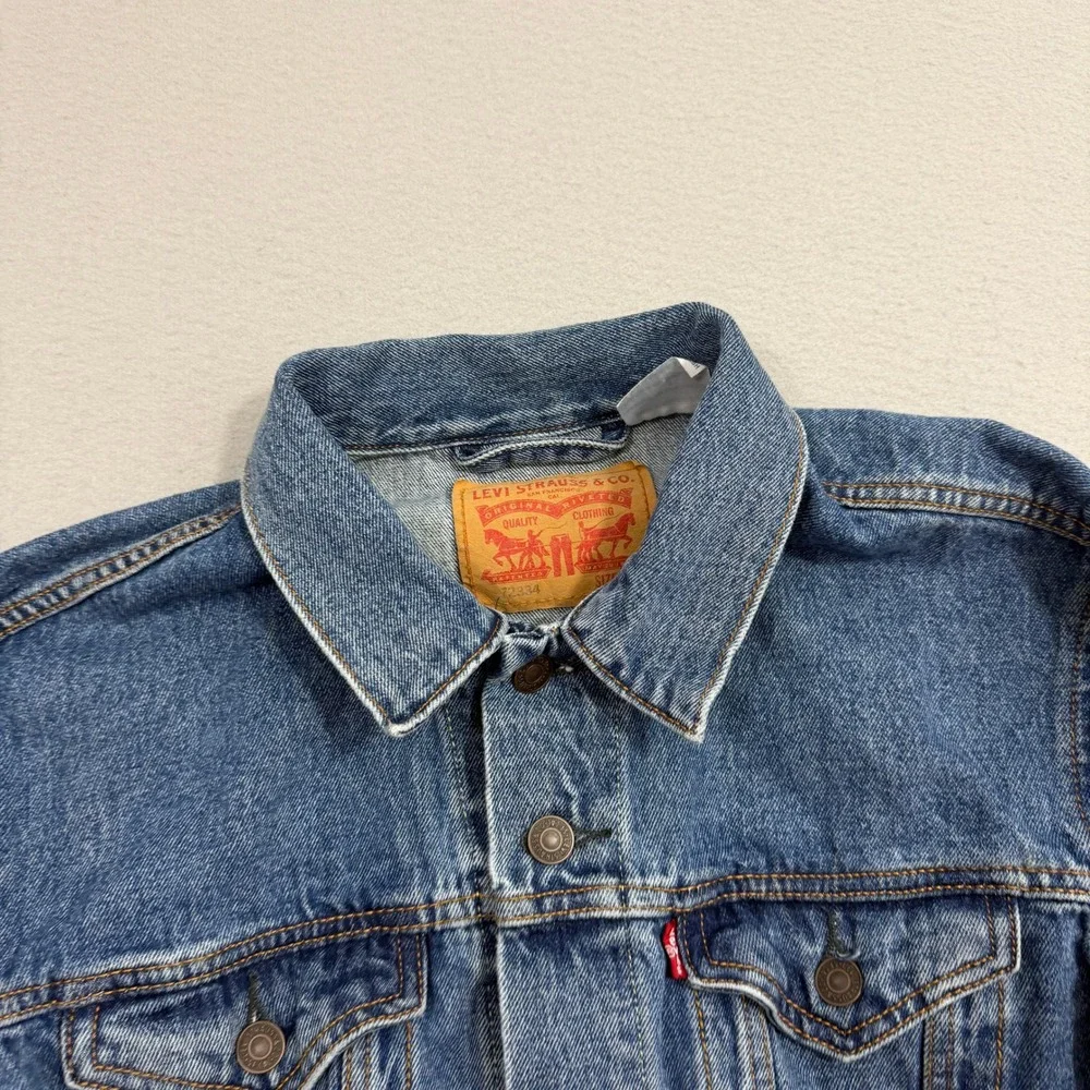Levi's Denim Jacket Large Blue Trucker Jean Jacket 72334 Classic Casual Cotton